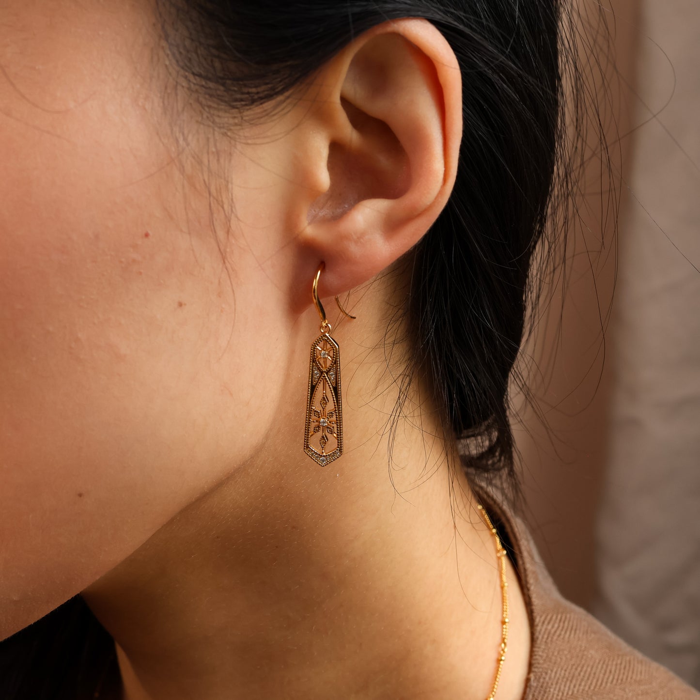 Vintage Drop Earrings Gold / Silver