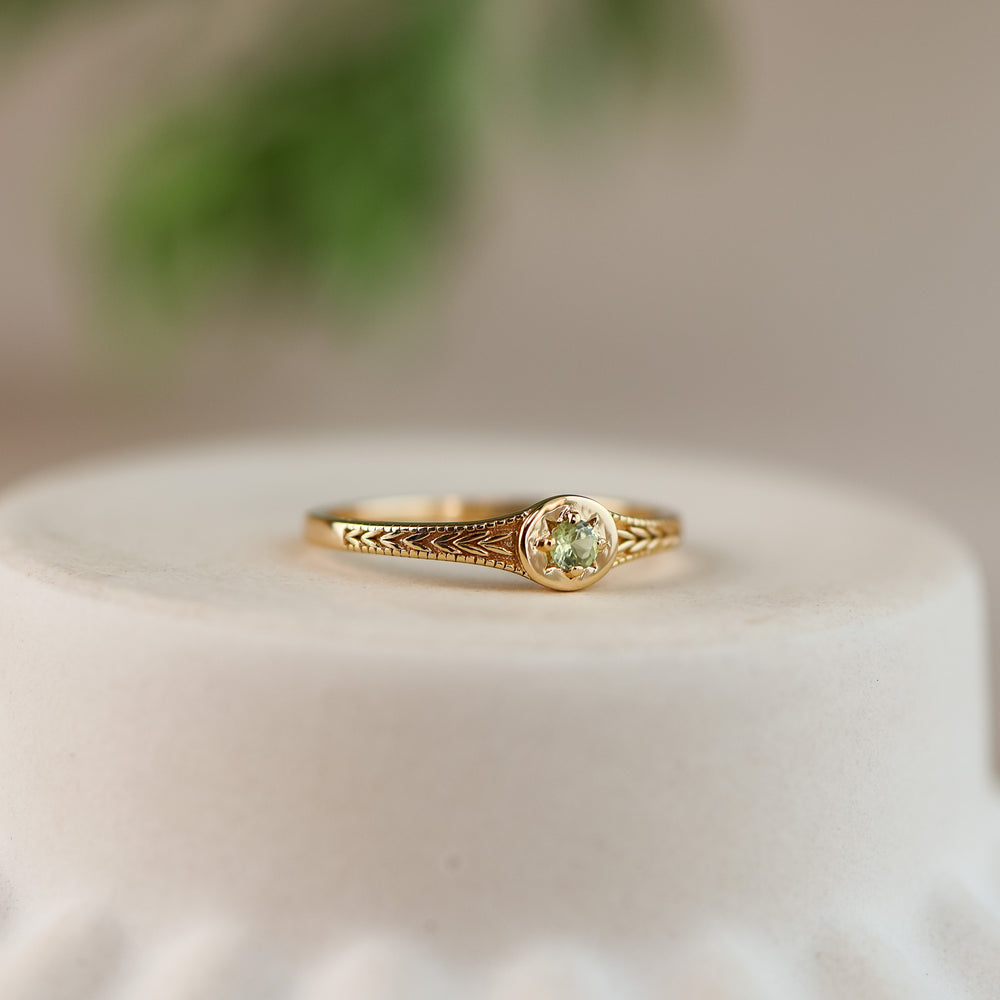 Starlight Natural Peridot Star Signet Ring 14K Gold Vermeil - Rainbow Rocks Jewellery