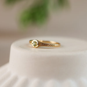 Starlight Natural Peridot Star Signet Ring 14K Gold Vermeil - Rainbow Rocks Jewellery