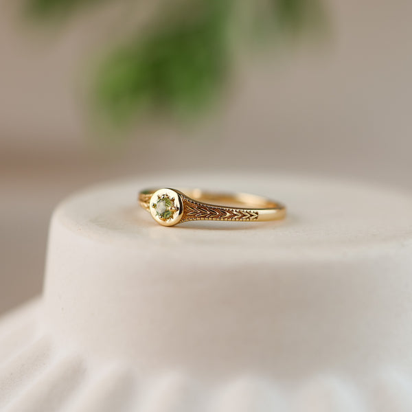 Starlight Natural Peridot Star Signet Ring 14K Gold Vermeil - Rainbow Rocks Jewellery