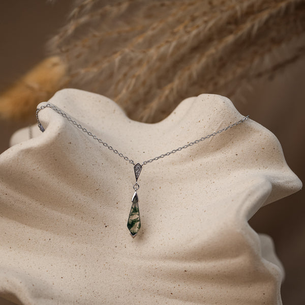 Hazel Moss Agate Art Deco necklace close-up